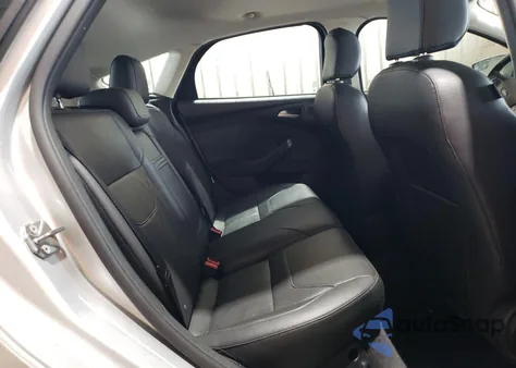 2015 Ford Focus Titanium из США, поврежденный, VIN 1FADP3N23FL321410